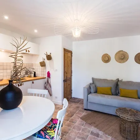Apartment Les De Charly-superbe Duplex Dans Un Particulier, Parking Prive Gratuit *