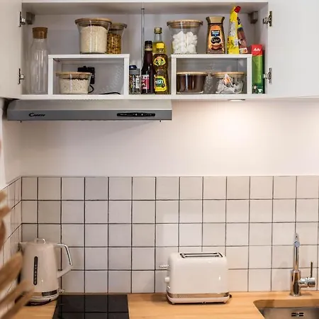 Les De Charly-superbe Duplex Dans Un Particulier, Parking Prive Gratuit * La Rochelle (Charente-Maritime)