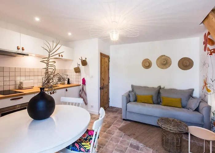 Apartment Les De Charly-superbe Duplex Dans Un Particulier, Parking Prive Gratuit *